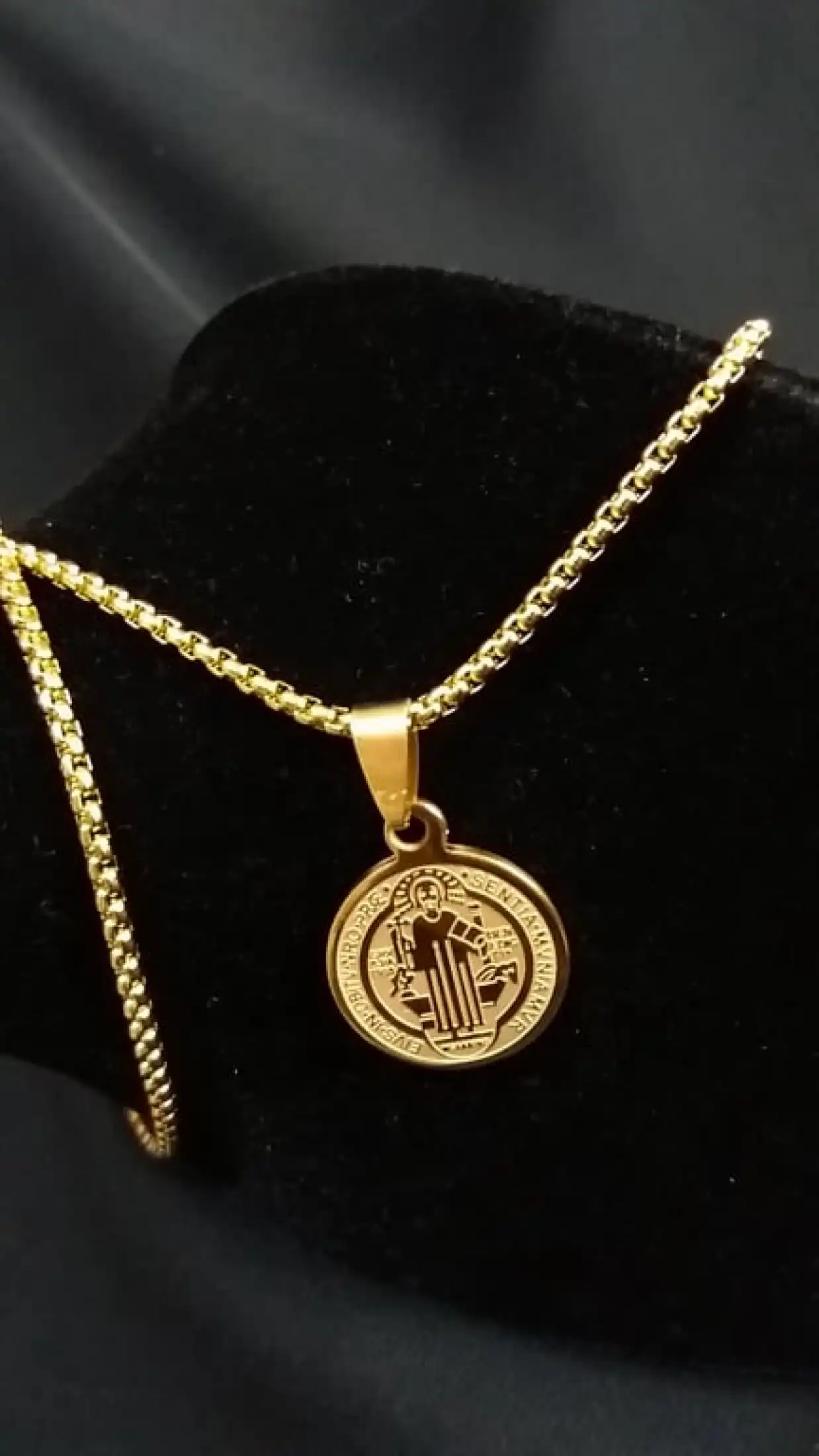 0060a 1 50cm Chain Engraved St Benedict Amulet Back To Back Gold Plated 2cm Round Small 50cm Length Necklace Tauco Chain Free Jewelry Box Code 0060a 1 Lazada Ph